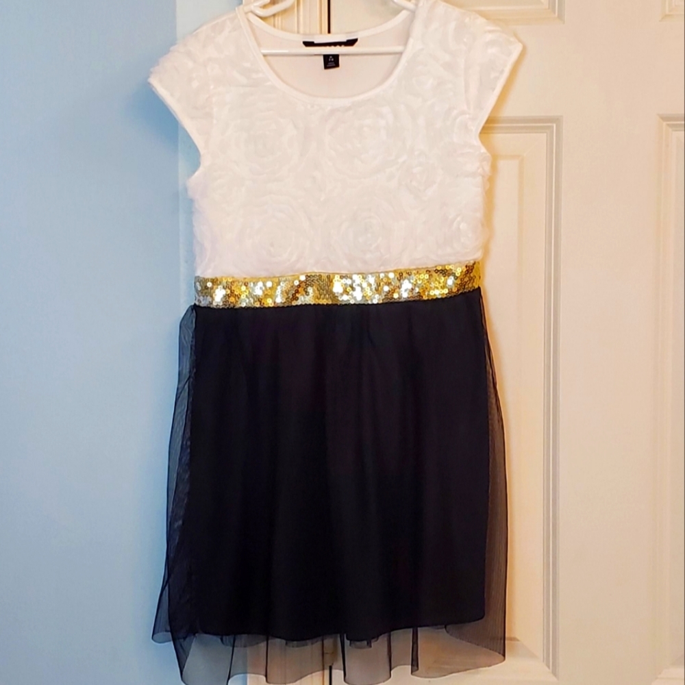 Girls Black & White Dress Size 7/8